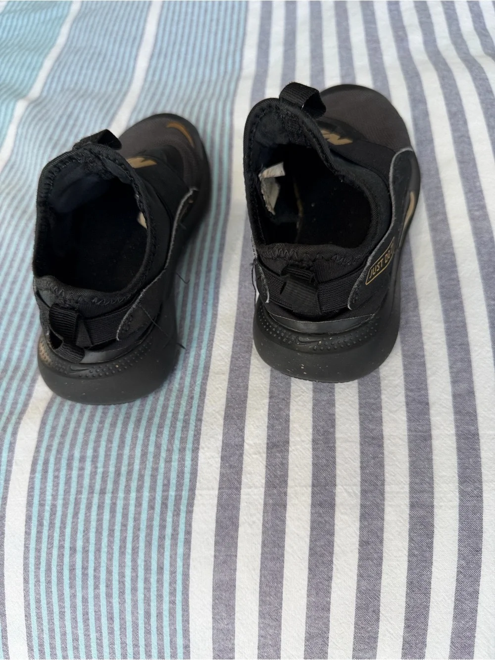 Nike slip kids
